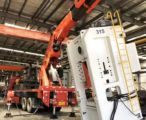 景德镇附近随车吊出租，轻松解决运输难题